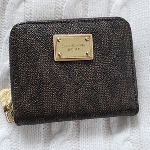 Michael Kors Bi Fold Zip Wallet Medium Leather Brown